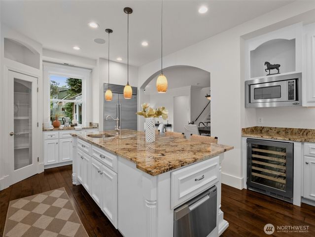 1007 W Newell Street, Seattle, WA 98119