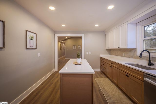 17 Riverview Circle, Greenville, SC 29611