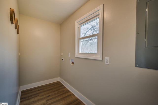 17 Riverview Circle, Greenville, SC 29611