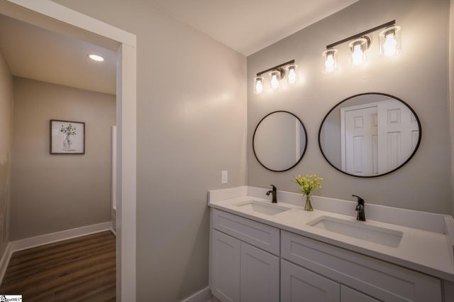 17 Riverview Circle, Greenville, SC 29611