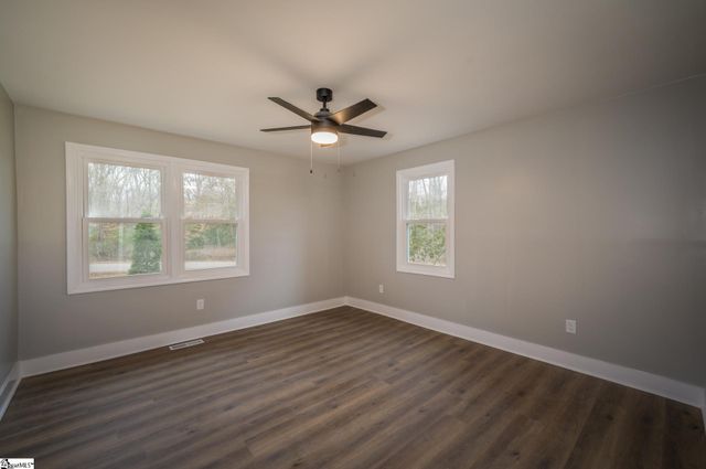 17 Riverview Circle, Greenville, SC 29611