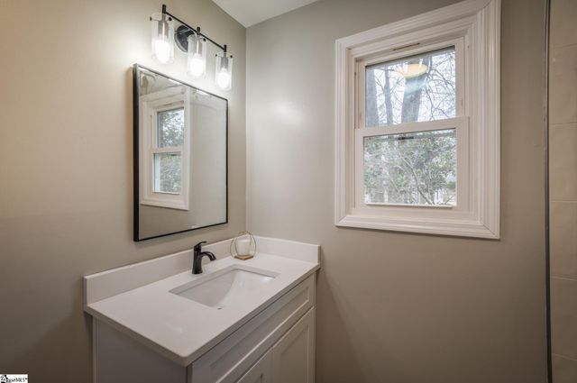 17 Riverview Circle, Greenville, SC 29611