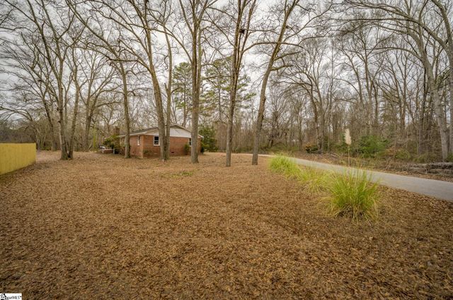 17 Riverview Circle, Greenville, SC 29611