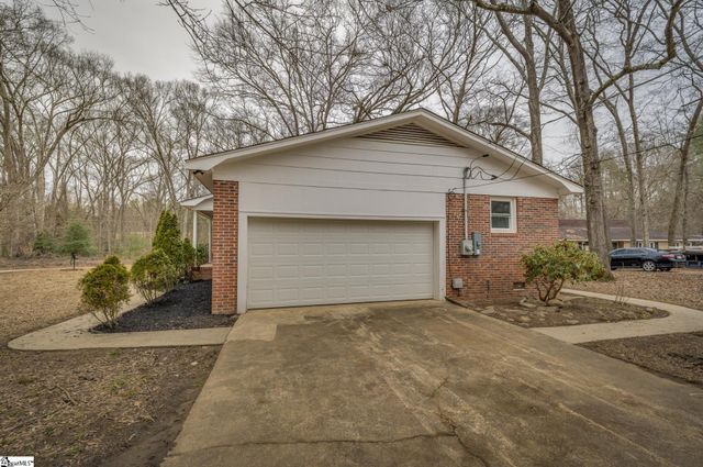 17 Riverview Circle, Greenville, SC 29611