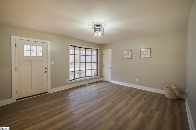 17 Riverview Circle, Greenville, SC 29611