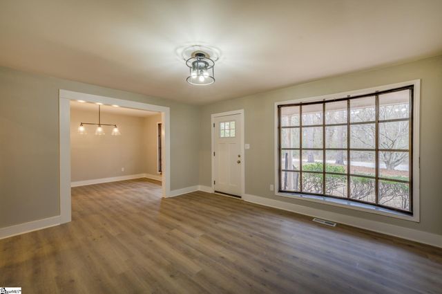 17 Riverview Circle, Greenville, SC 29611