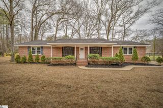 17 Riverview Circle, Greenville, SC 29611