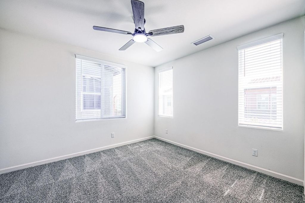 Image 17 of property listing at 876 Winchell Way W, Madera, CA 93636
