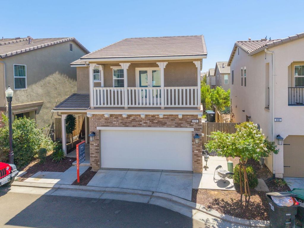 Image 29 of property listing at 876 Winchell Way W, Madera, CA 93636