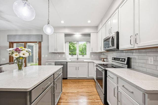 3254 Harbor Drive, Lewis Center, OH 43035