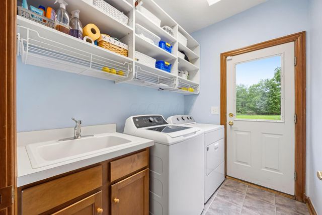 3254 Harbor Drive, Lewis Center, OH 43035