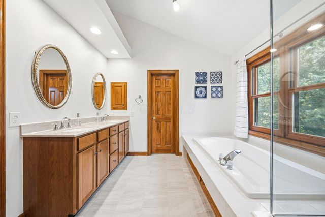 3254 Harbor Drive, Lewis Center, OH 43035