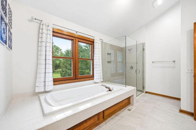 3254 Harbor Drive, Lewis Center, OH 43035