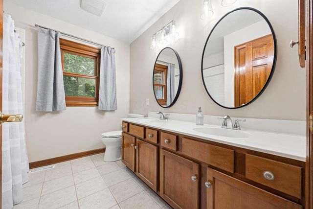 3254 Harbor Drive, Lewis Center, OH 43035