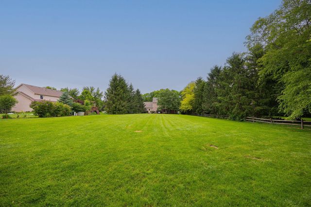 3254 Harbor Drive, Lewis Center, OH 43035