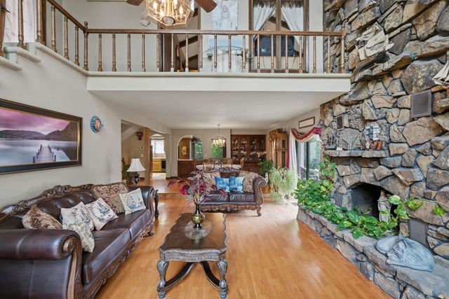 3 W Timothy Dr, Goddard, KS 67052