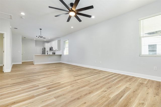 113 W ELM STREET, Tampa, FL 33604