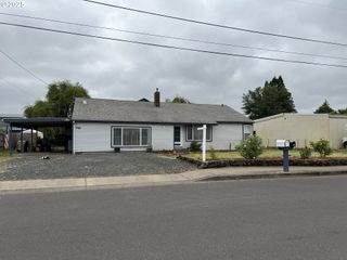 750 LASALLE St, Harrisburg, OR 97446