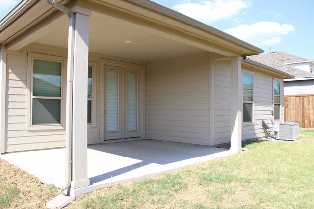 1012 West Drive, Aubrey, TX 76227