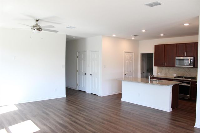 1012 West Drive, Aubrey, TX 76227