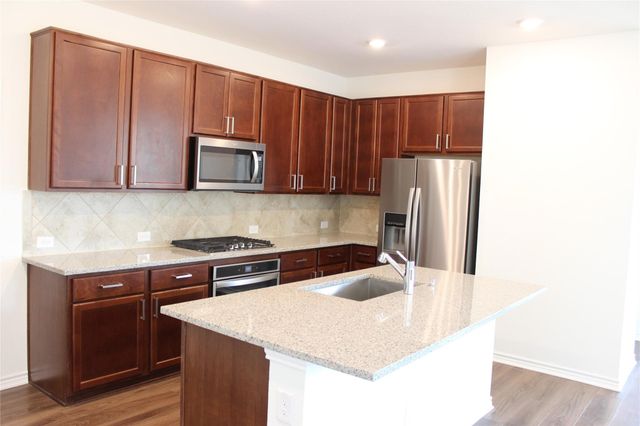 1012 West Drive, Aubrey, TX 76227