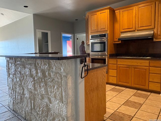 1816 Shepherds Ranch, Bulverde, TX 78163