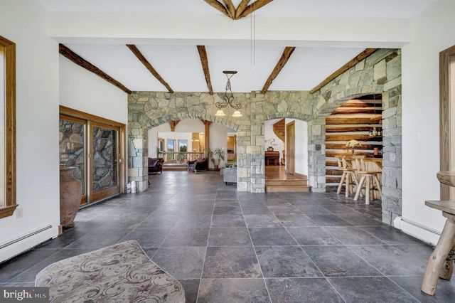 216 MERWINSBURG ROAD, Effort, PA 18330