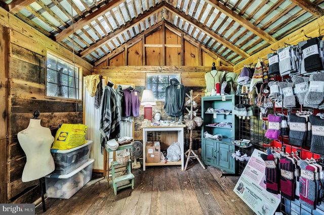 216 MERWINSBURG ROAD, Effort, PA 18330