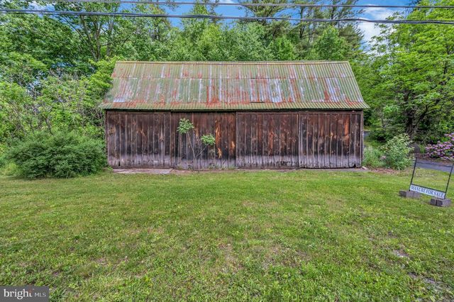 216 MERWINSBURG ROAD, Effort, PA 18330