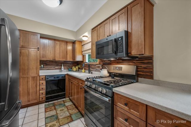 23W328 Great Western Avenue, Glen Ellyn, IL 60137