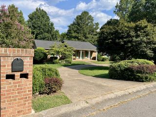 405 Kimberly Dr, Clarksville, TN 37043