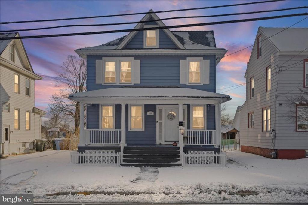 Image 3 of property listing at 775 SALEM RD, Burlington, NJ 08016