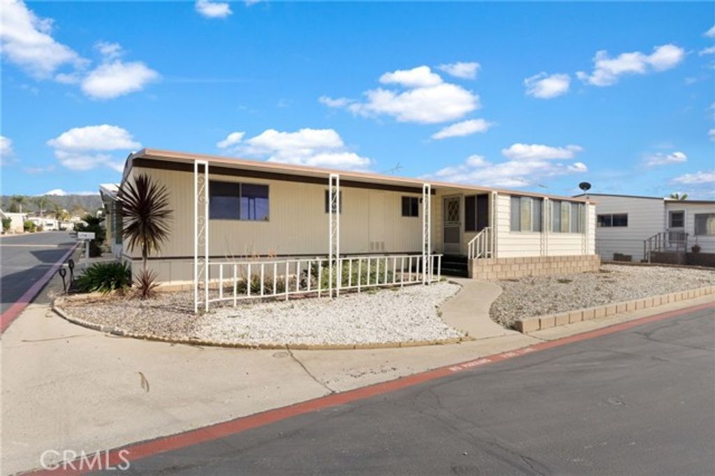 975 California Street 12, Calimesa, CA 92320