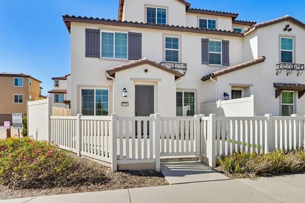 1720 Santa Ivy Ave, Chula Vista, CA 91913