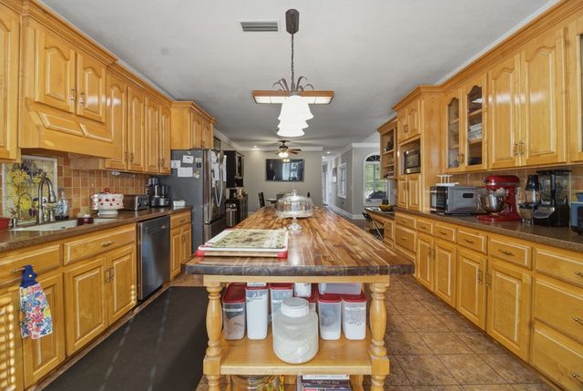 227 Deere Dr, Samson, AL 36477