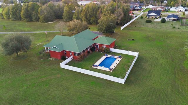 227 Deere Dr, Samson, AL 36477