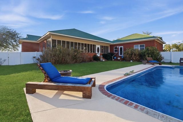 227 Deere Dr, Samson, AL 36477