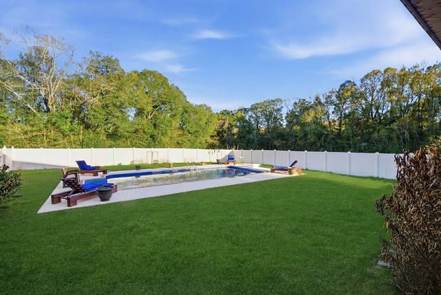 227 Deere Dr, Samson, AL 36477