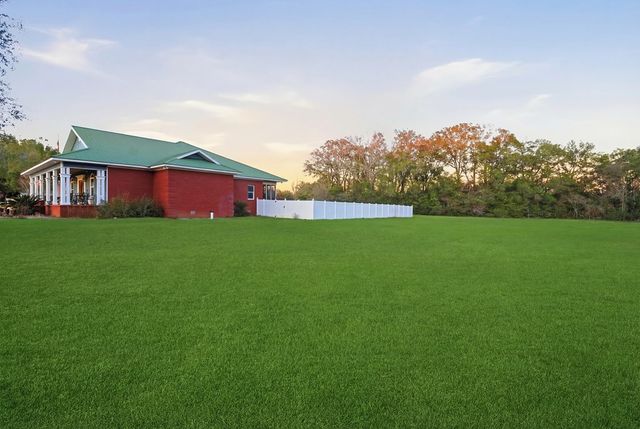 227 Deere Dr, Samson, AL 36477