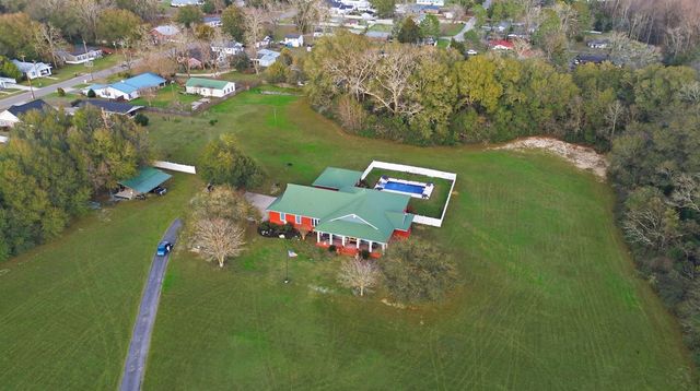 227 Deere Dr, Samson, AL 36477