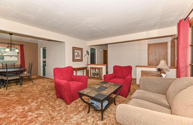 8231 W New Jersey AVENUE, Milwaukee, WI 53220