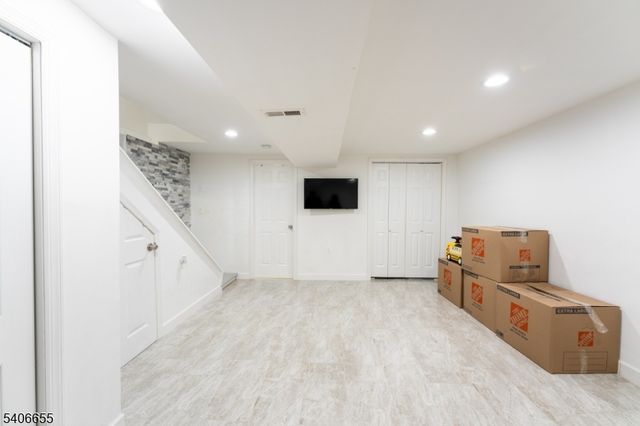 144 Silleck St, Clifton City, NJ 07013