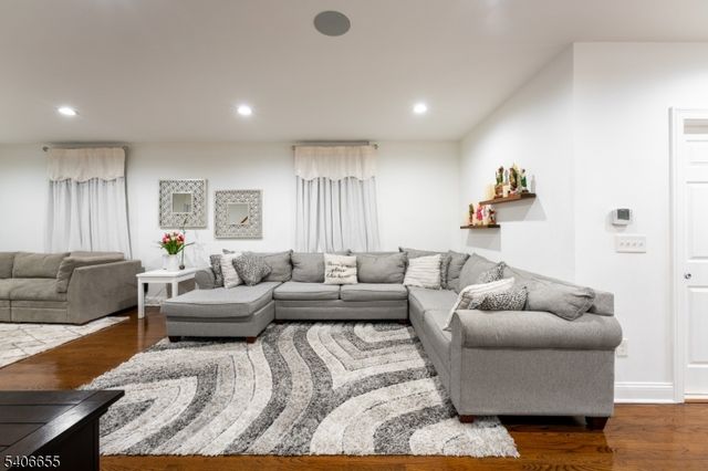 144 Silleck St, Clifton City, NJ 07013