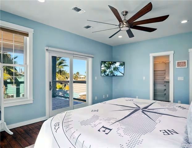 1524 Whispering Sands St, Port Aransas, TX 78373