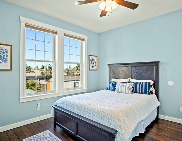 1524 Whispering Sands St, Port Aransas, TX 78373