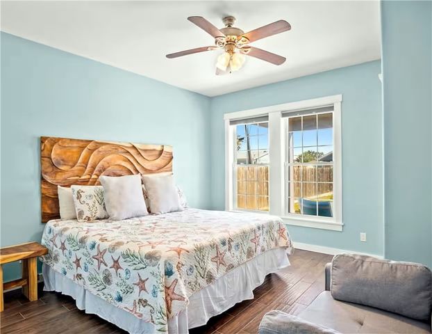1524 Whispering Sands St, Port Aransas, TX 78373