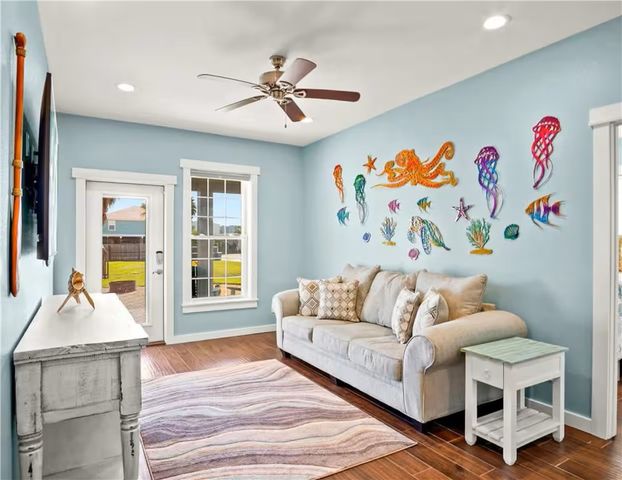 1524 Whispering Sands St, Port Aransas, TX 78373