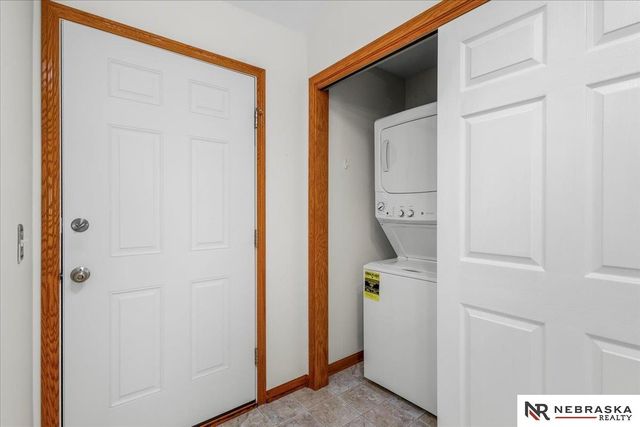 1827 N 175th Court, Omaha, NE 68118