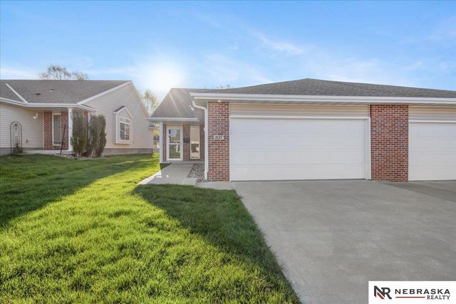 1827 N 175th Court, Omaha, NE 68118