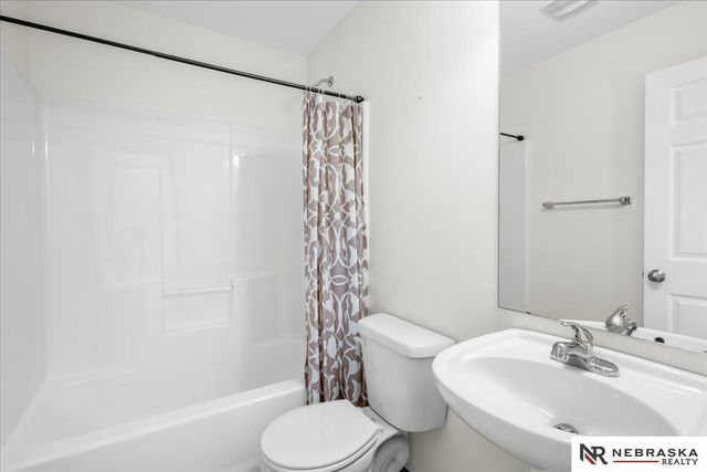 1827 N 175th Court, Omaha, NE 68118
